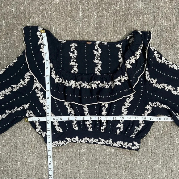 Free People Lolita Ruffle Long Sleeve Crop Top Blouse Size XS/S - Picture 4 of 7